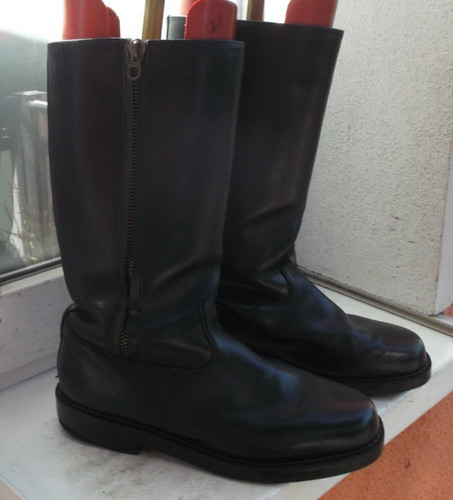 Alte militärstiefel - alte,